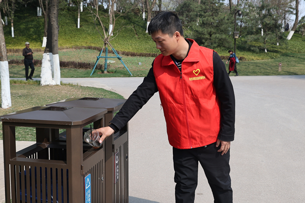 第一黨支部黨員“充電”忙！